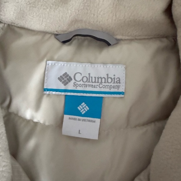 Columbia Women's Cream Quilted Vest - Picture 2 of 3